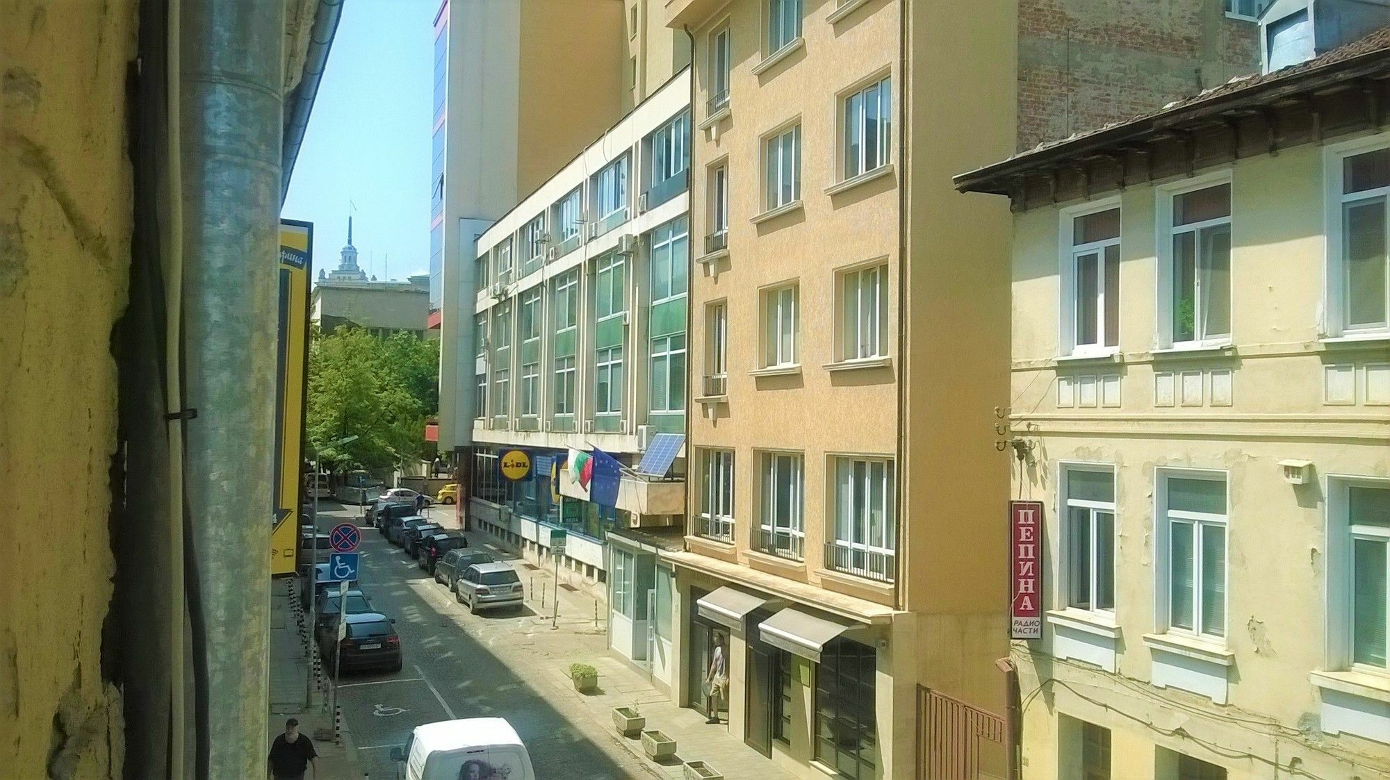 N1 In *